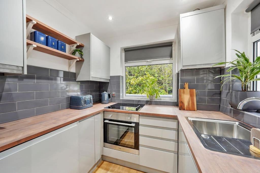 Stylish Maisonette Near The Heath With Free Parking & Wi-Fi Maidstone Exterior foto